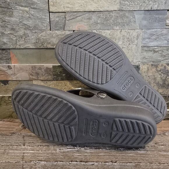 Crocs Sanrah Sandals Womens 7 Brown Hammered Medallion Circle Thong Flip Flop - Picture 6 of 6